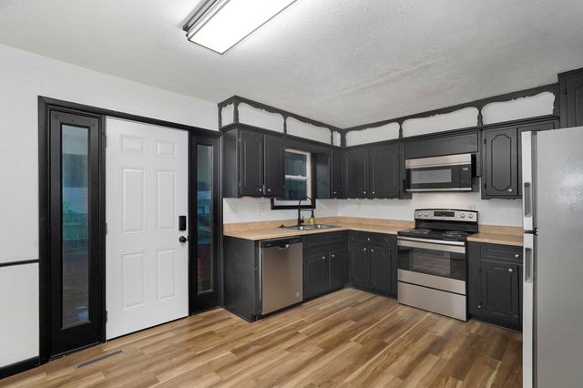 659 Knox Avenue, Hollister, MO 65672