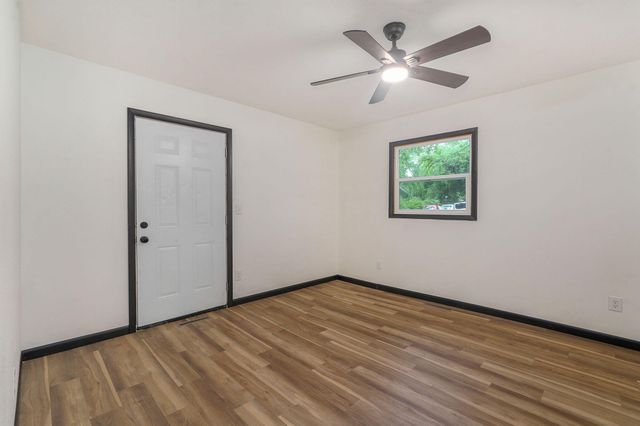 659 Knox Avenue, Hollister, MO 65672