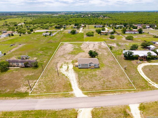 407 High Ridge Drive, Seguin, TX 78155