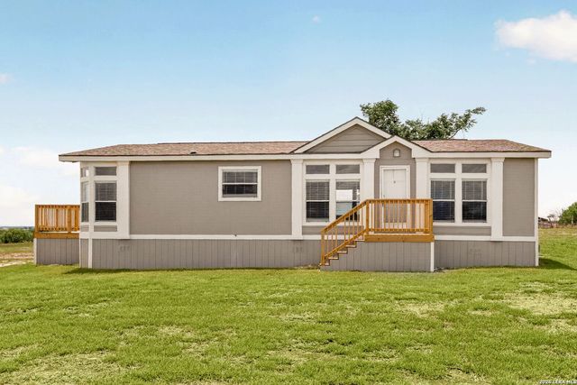 407 High Ridge Drive, Seguin, TX 78155