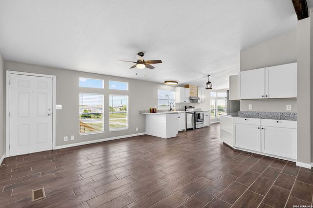 407 High Ridge Drive, Seguin, TX 78155