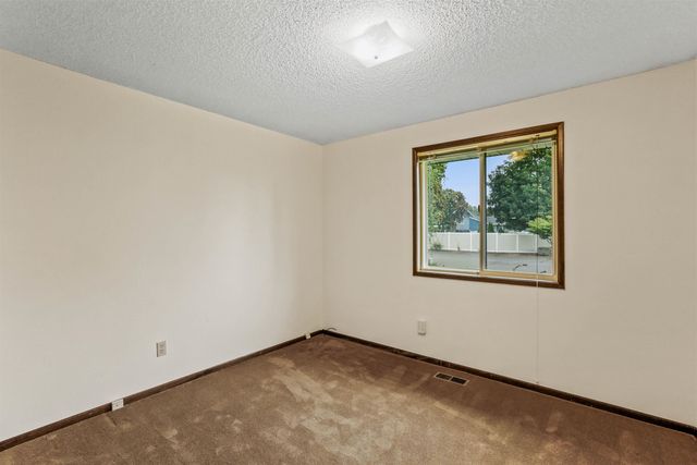 2304 S Bannen Rd, Veradale, WA 99037