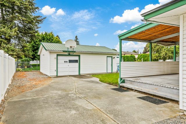 2304 S Bannen Rd, Veradale, WA 99037