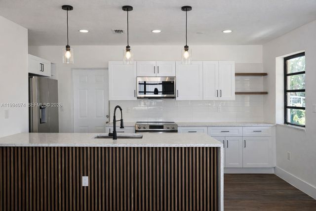 1950 NW 57th St 1950, Miami, FL 33142