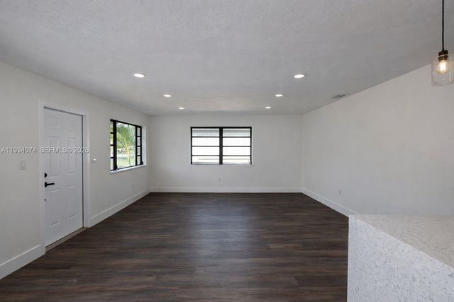 1950 NW 57th St 1950, Miami, FL 33142