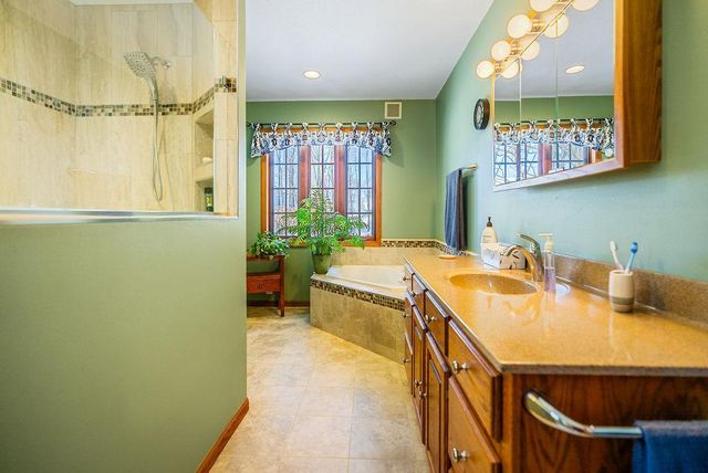 N7079 Pine Lane, Holmen, WI 54636