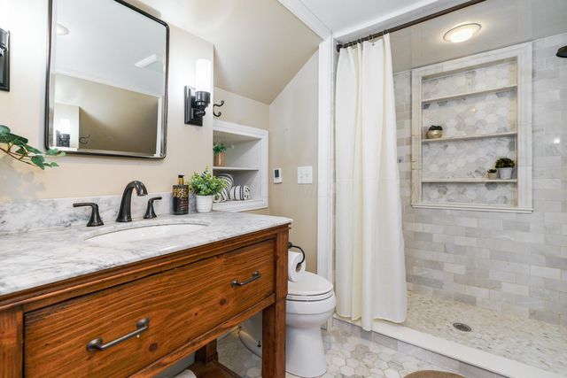 221 Deland Avenue, Columbus, OH 43214