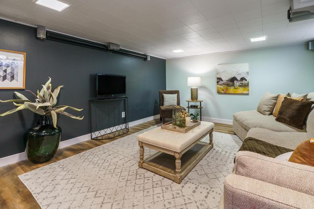 221 Deland Avenue, Columbus, OH 43214