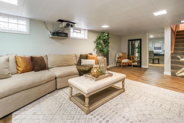 221 Deland Avenue, Columbus, OH 43214