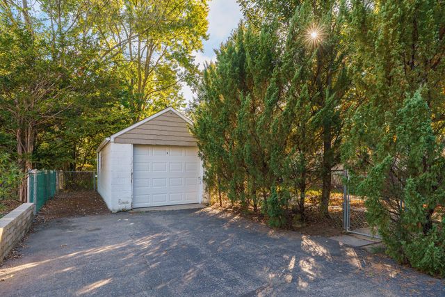 221 Deland Avenue, Columbus, OH 43214