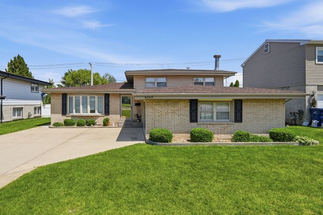 8549 Blue Ridge Avenue, Hickory Hills, IL 60457