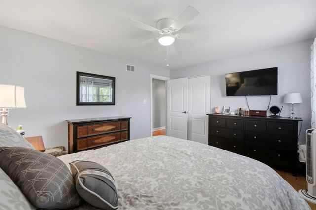 8549 Blue Ridge Avenue, Hickory Hills, IL 60457