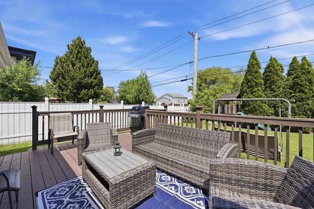 8549 Blue Ridge Avenue, Hickory Hills, IL 60457