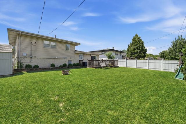 8549 Blue Ridge Avenue, Hickory Hills, IL 60457