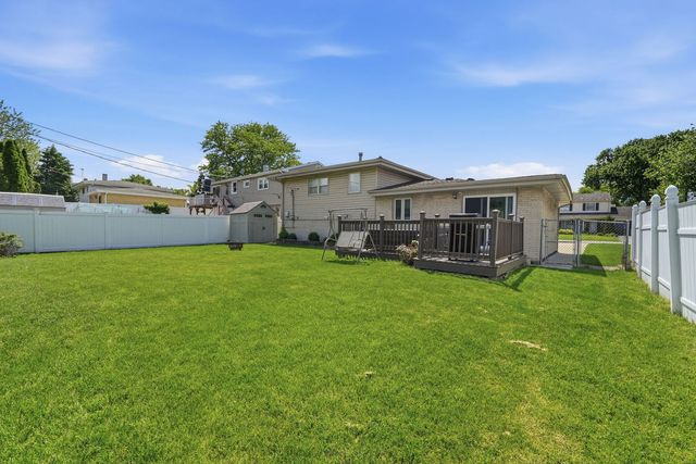 8549 Blue Ridge Avenue, Hickory Hills, IL 60457