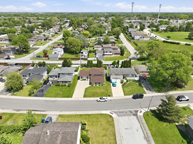 8549 Blue Ridge Avenue, Hickory Hills, IL 60457