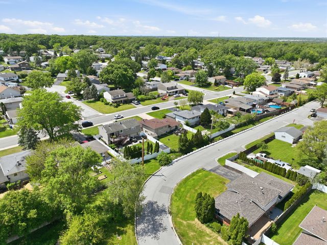8549 Blue Ridge Avenue, Hickory Hills, IL 60457