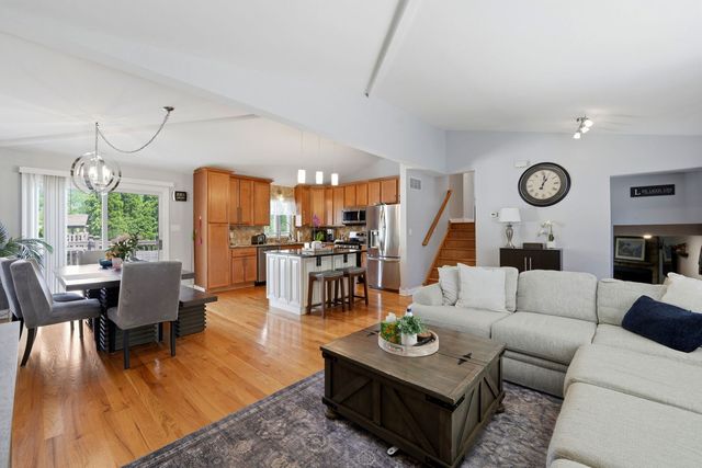 8549 Blue Ridge Avenue, Hickory Hills, IL 60457