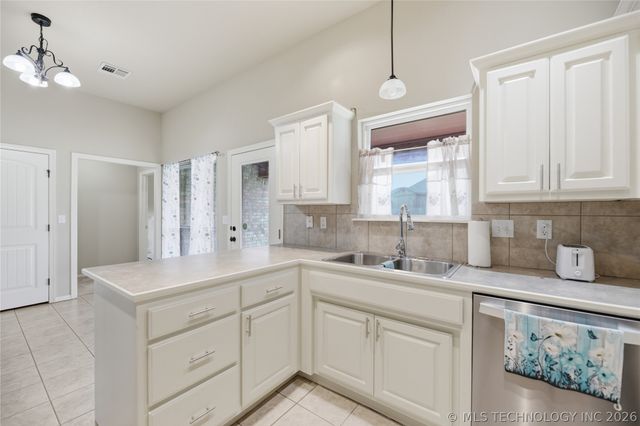 14609 S Oak Court, Glenpool, OK 74033