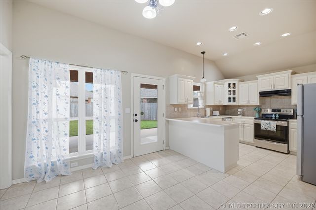 14609 S Oak Court, Glenpool, OK 74033