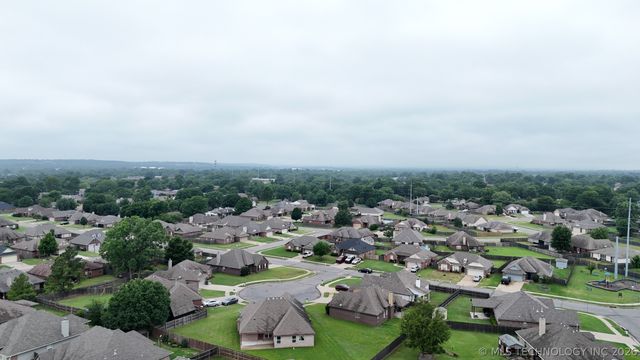 14609 S Oak Court, Glenpool, OK 74033