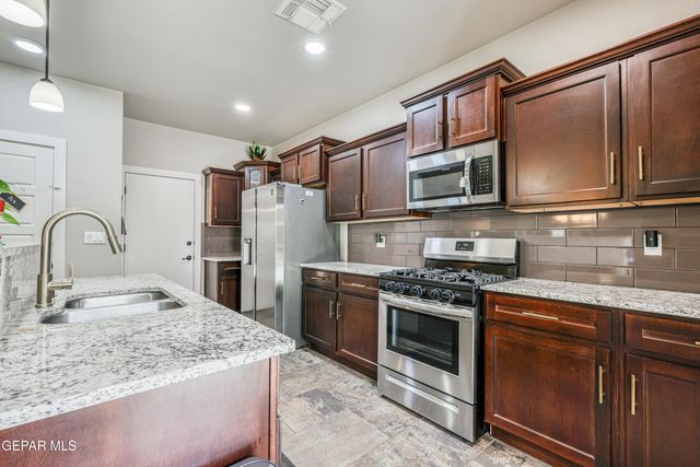 7821 ENCHANTED RIDGE Drive, El Paso, TX 79911