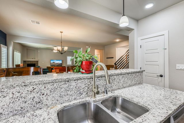 7821 ENCHANTED RIDGE Drive, El Paso, TX 79911