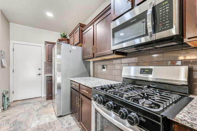 7821 ENCHANTED RIDGE Drive, El Paso, TX 79911