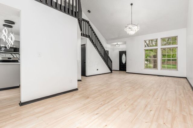 3499 Lindstrom Drive, Columbus, OH 43228