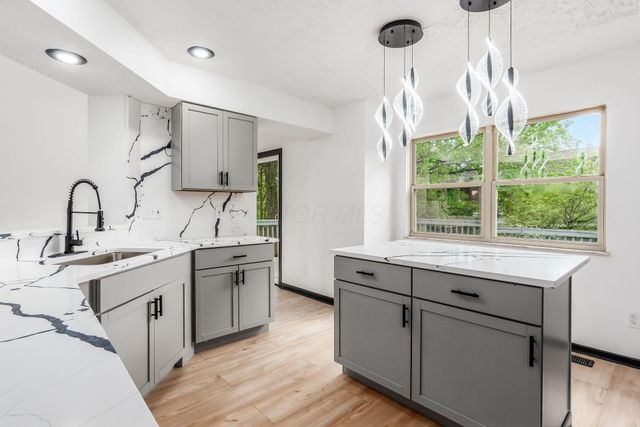 3499 Lindstrom Drive, Columbus, OH 43228