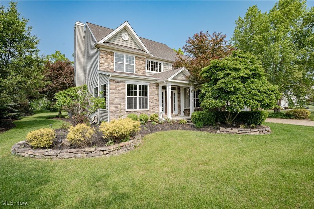 346 Waterside Drive, Avon Lake, OH 44012