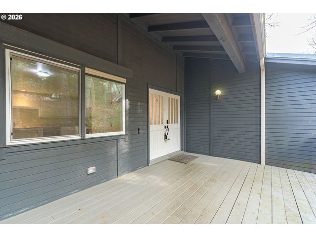 2090 GRAHAM Dr, Eugene, OR 97405