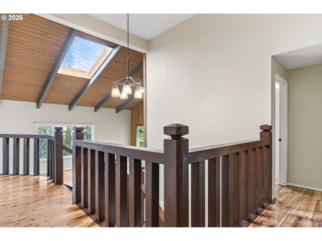 2090 GRAHAM Dr, Eugene, OR 97405