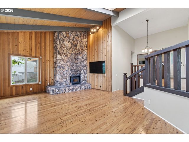 2090 GRAHAM Dr, Eugene, OR 97405