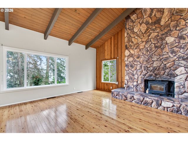 2090 GRAHAM Dr, Eugene, OR 97405