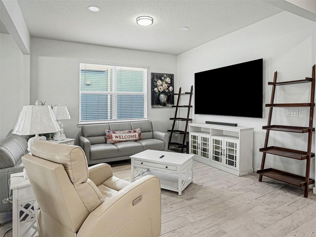 Image 6 of property listing at 1457 GRAND PALM DRIVE, Orlando, FL 32828