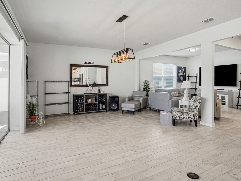 Image 8 of property listing at 1457 GRAND PALM DRIVE, Orlando, FL 32828