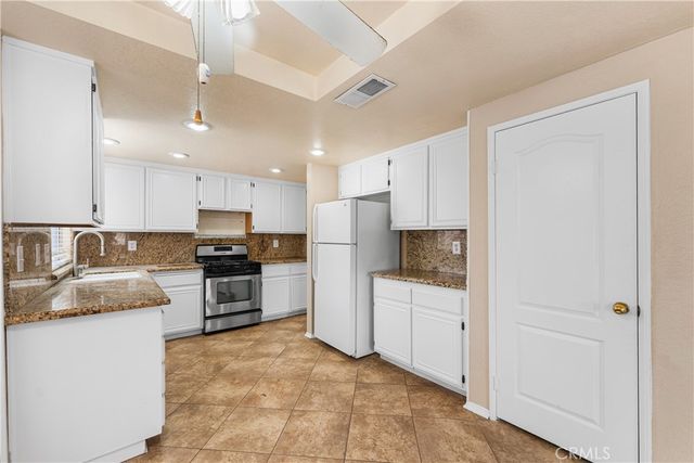 43652 Andale, Lancaster, CA 93535