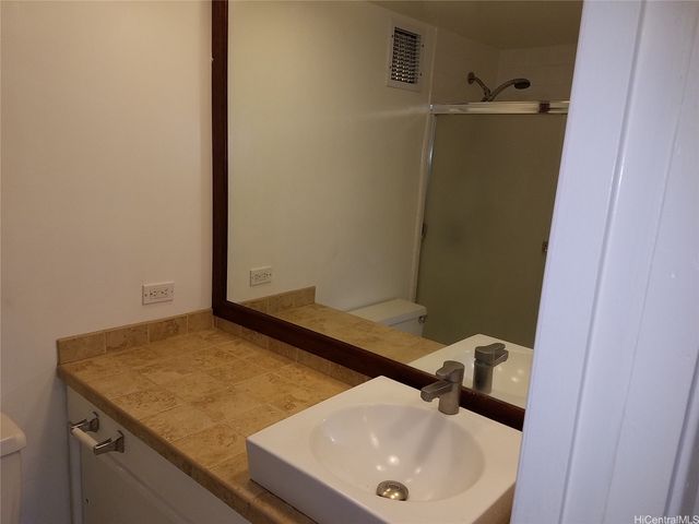 500 University Avenue 134, Honolulu, HI 96826