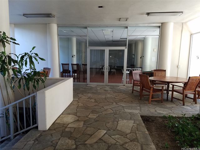 500 University Avenue 134, Honolulu, HI 96826