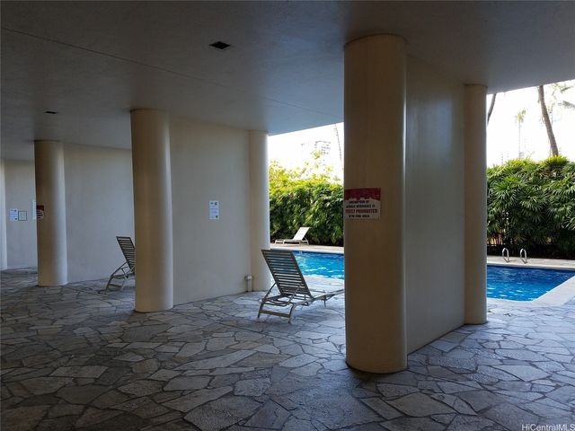 500 University Avenue 134, Honolulu, HI 96826