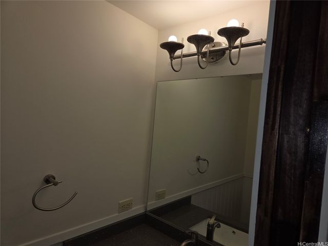 500 University Avenue 134, Honolulu, HI 96826