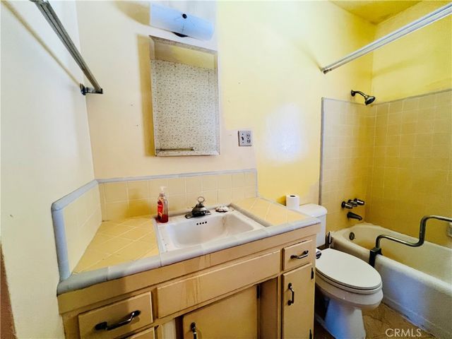 5459 Cambridge, Montclair, CA 91763