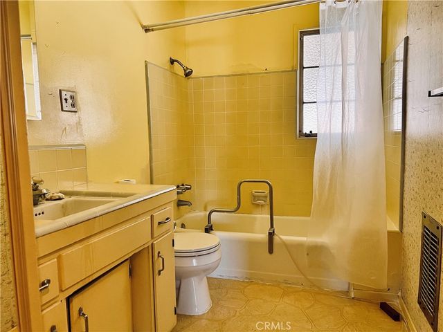 5459 Cambridge, Montclair, CA 91763