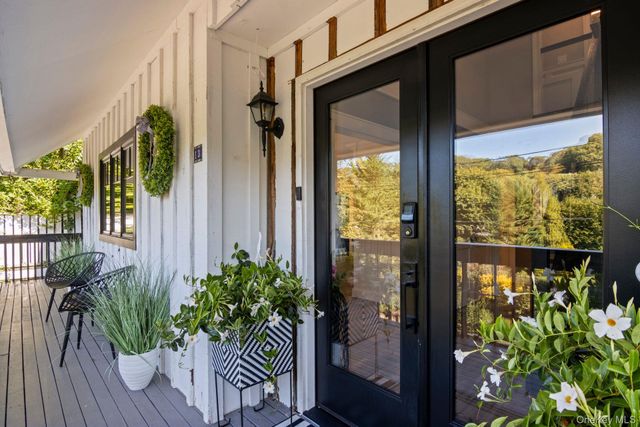 131 Fleets Cove Road, Huntington, NY 11743