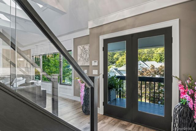 131 Fleets Cove Road, Huntington, NY 11743