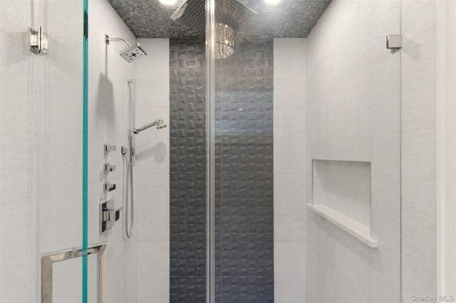 131 Fleets Cove Road, Huntington, NY 11743