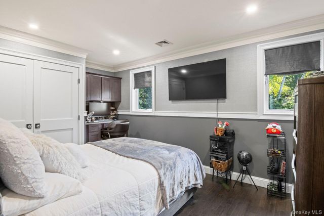 131 Fleets Cove Road, Huntington, NY 11743