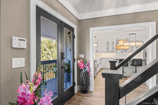 131 Fleets Cove Road, Huntington, NY 11743