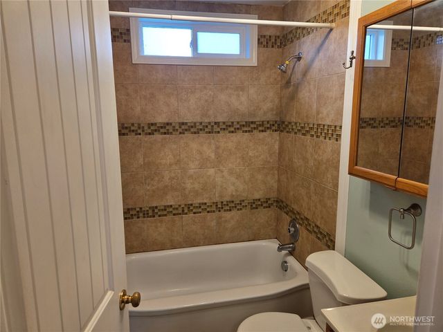 1306 S 3rd Avenue, Kelso, WA 98626